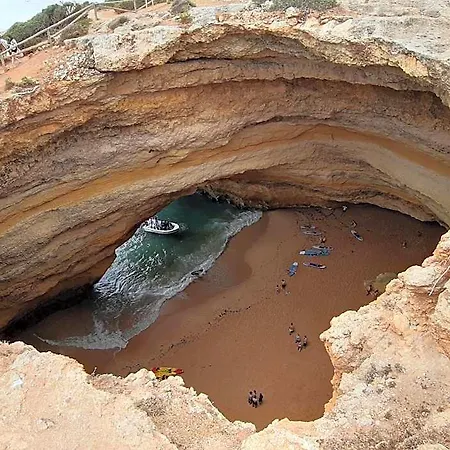 Alameda Albergue *