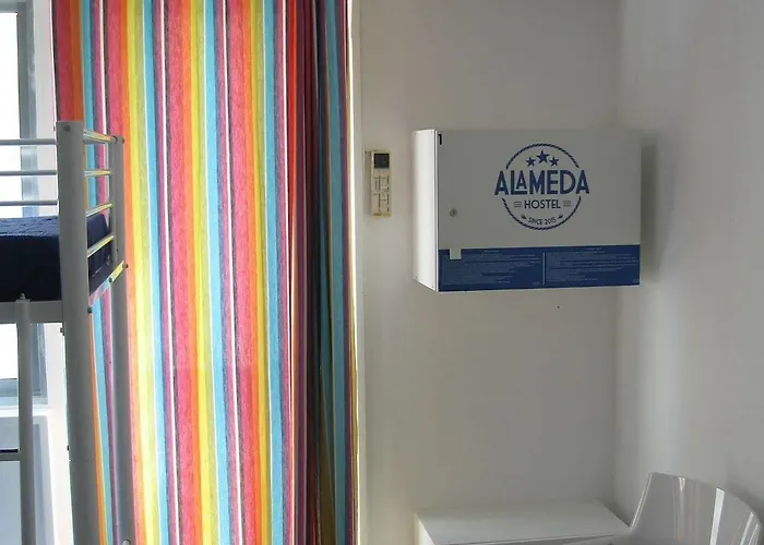 Alameda Hostel *